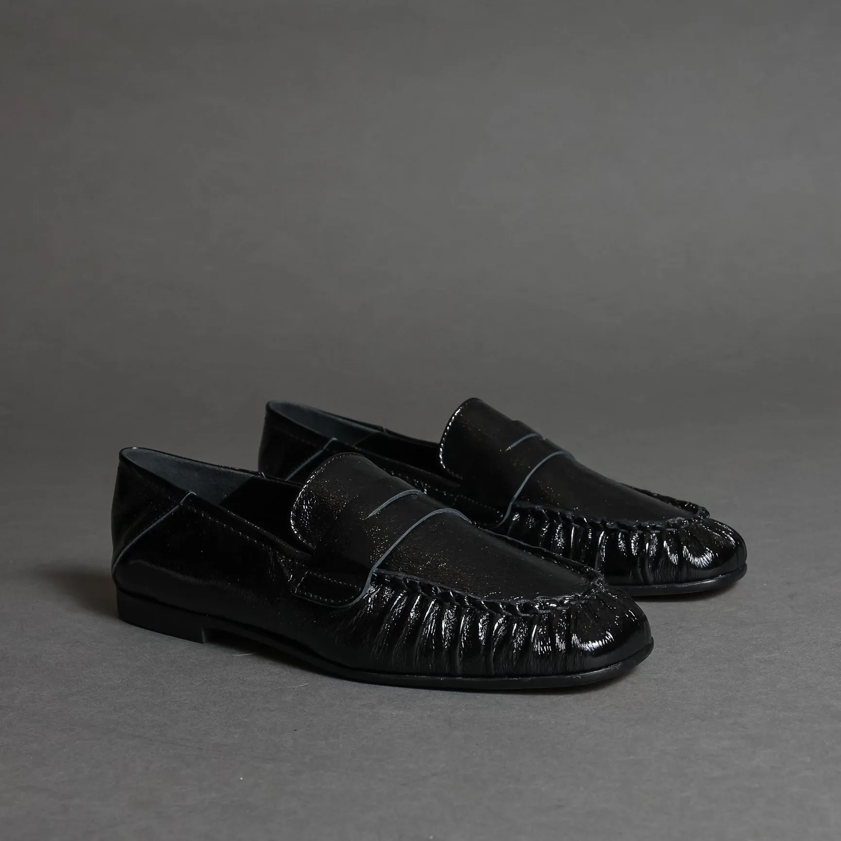 A1613 Black