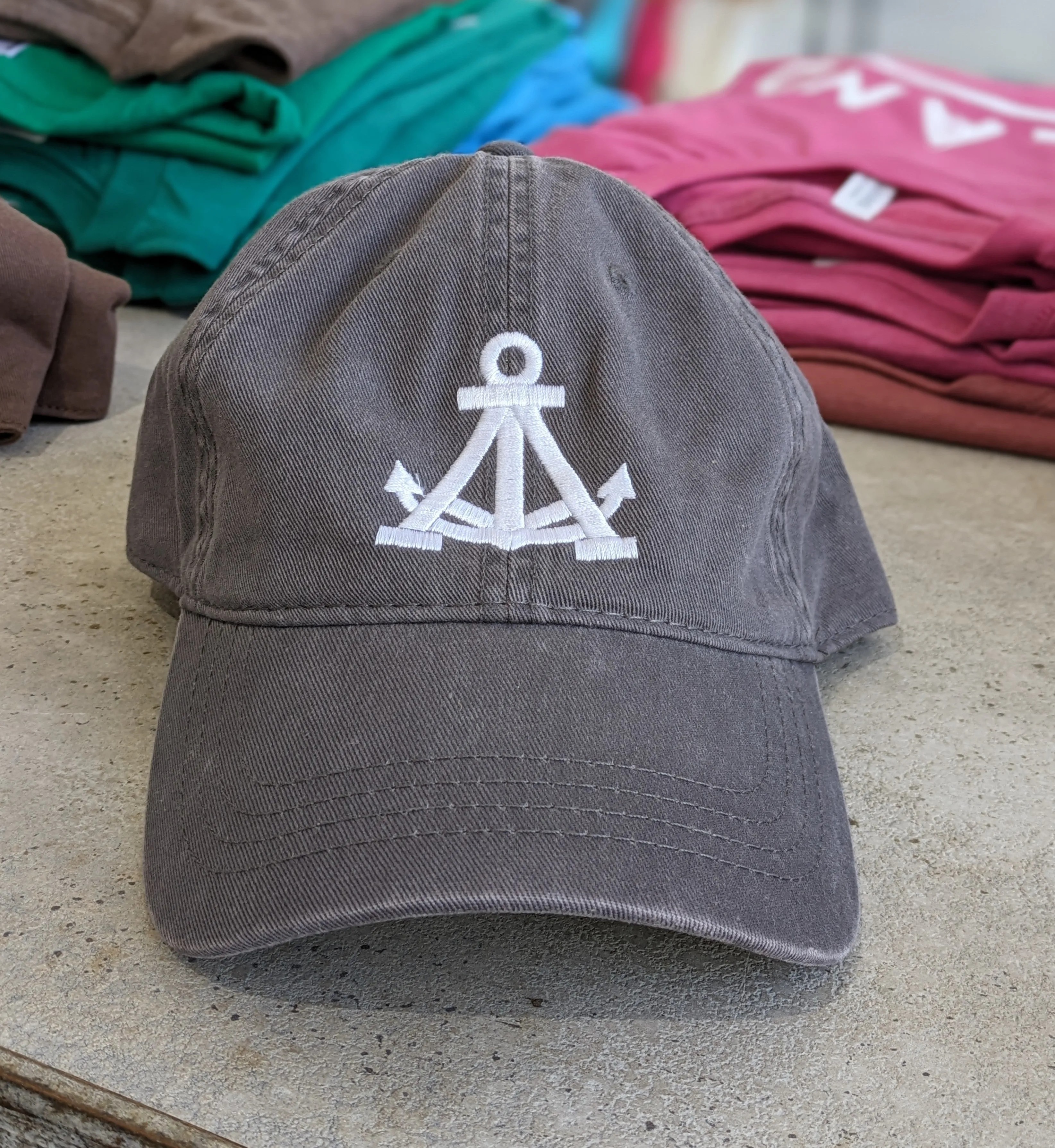 ANCHOR ALAMEDA (CIRCLE) RELAXED GOLF DAD HAT