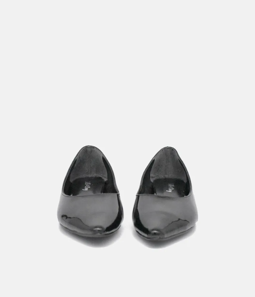 Belle & Lucy Stylish Black Pointy Toe Flats