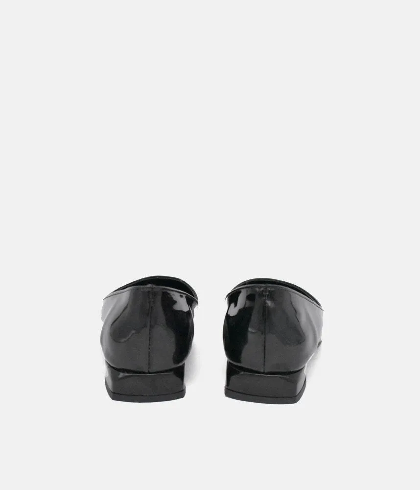 Belle & Lucy Stylish Black Pointy Toe Flats