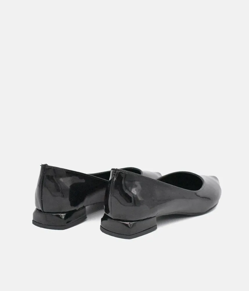 Belle & Lucy Stylish Black Pointy Toe Flats
