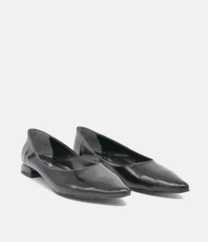 Belle & Lucy Stylish Black Pointy Toe Flats