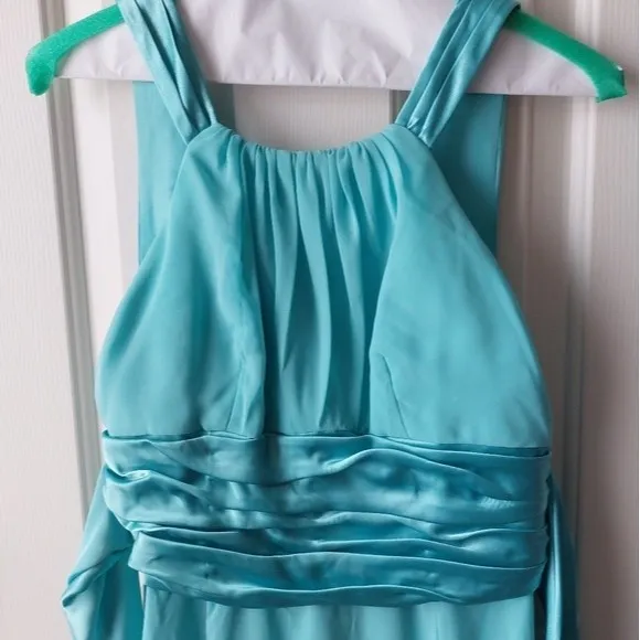 David's Bridal - Chiffon &amp; Charmeuse Sheath Bridesmaid/Prom Dress Size 4 Formal