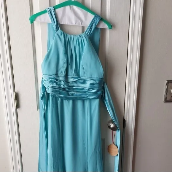 David's Bridal - Chiffon &amp; Charmeuse Sheath Bridesmaid/Prom Dress Size 4 Formal