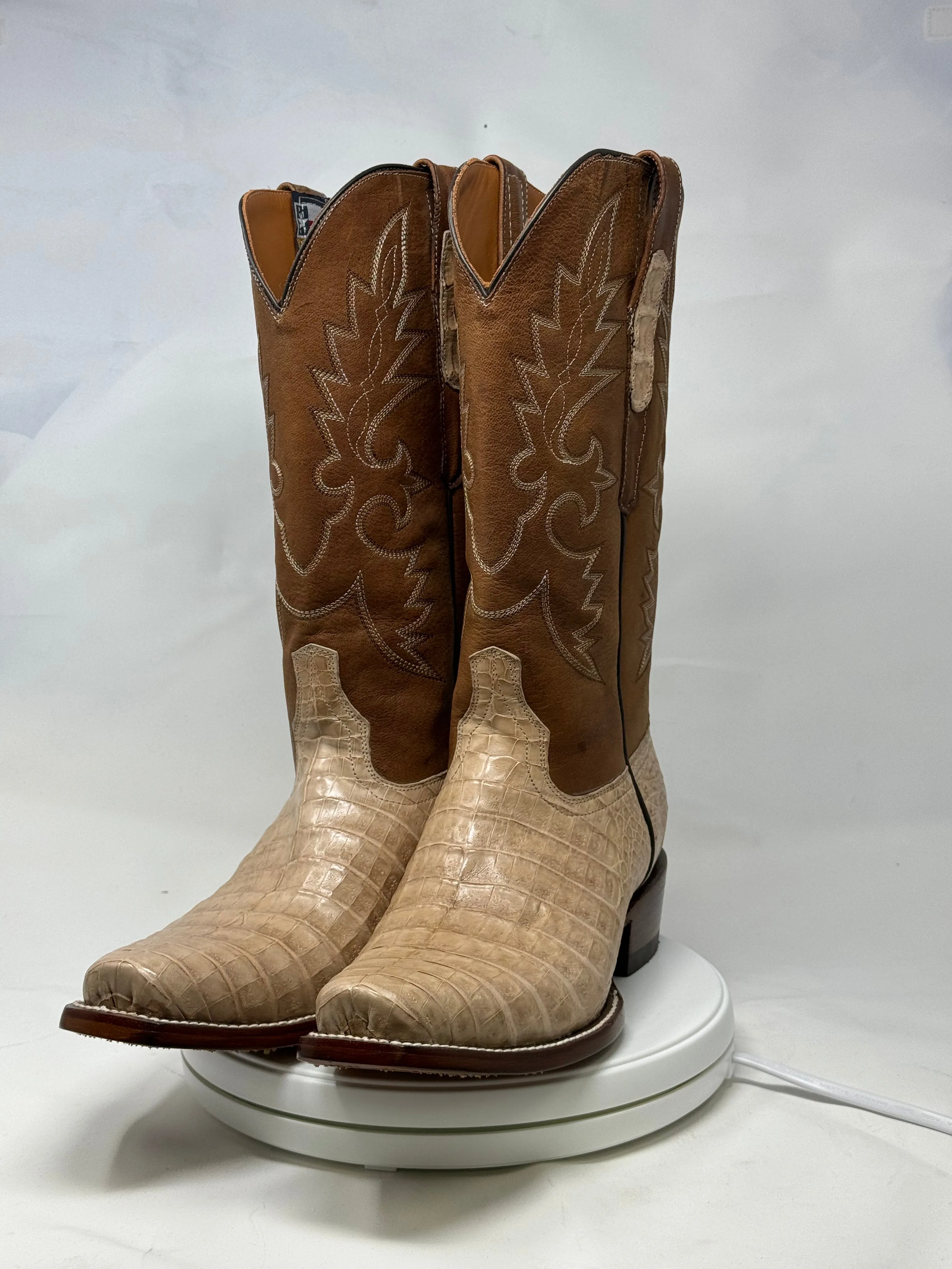 DJ2056 | Don Juan Boots Men's Caiman Belly Oryx Diamond Toe