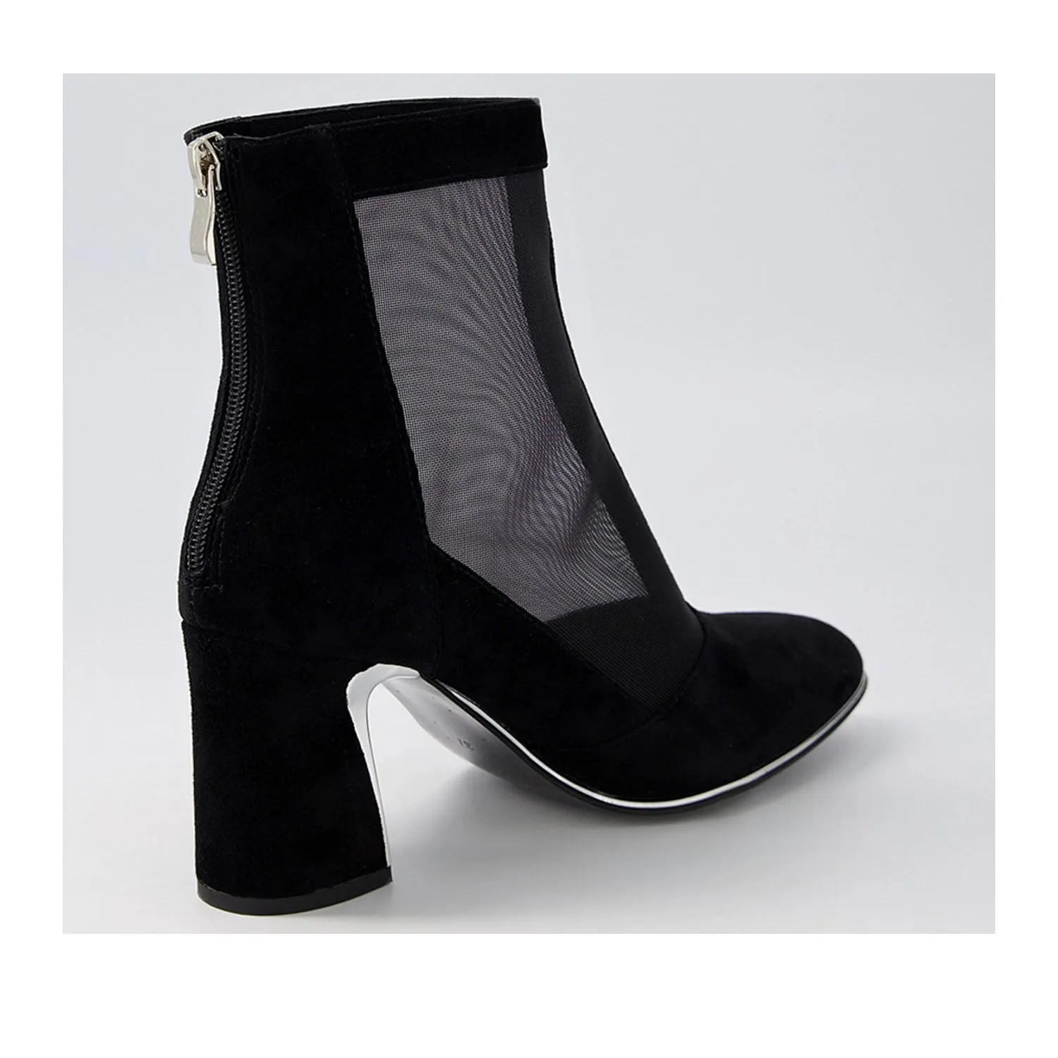 Django and Juliette Women's Kenza in Black