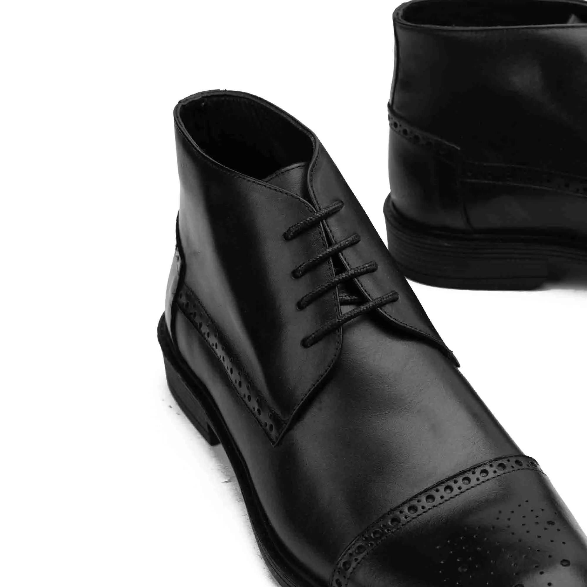 Essence Black Natural Leather Chelsea Boot