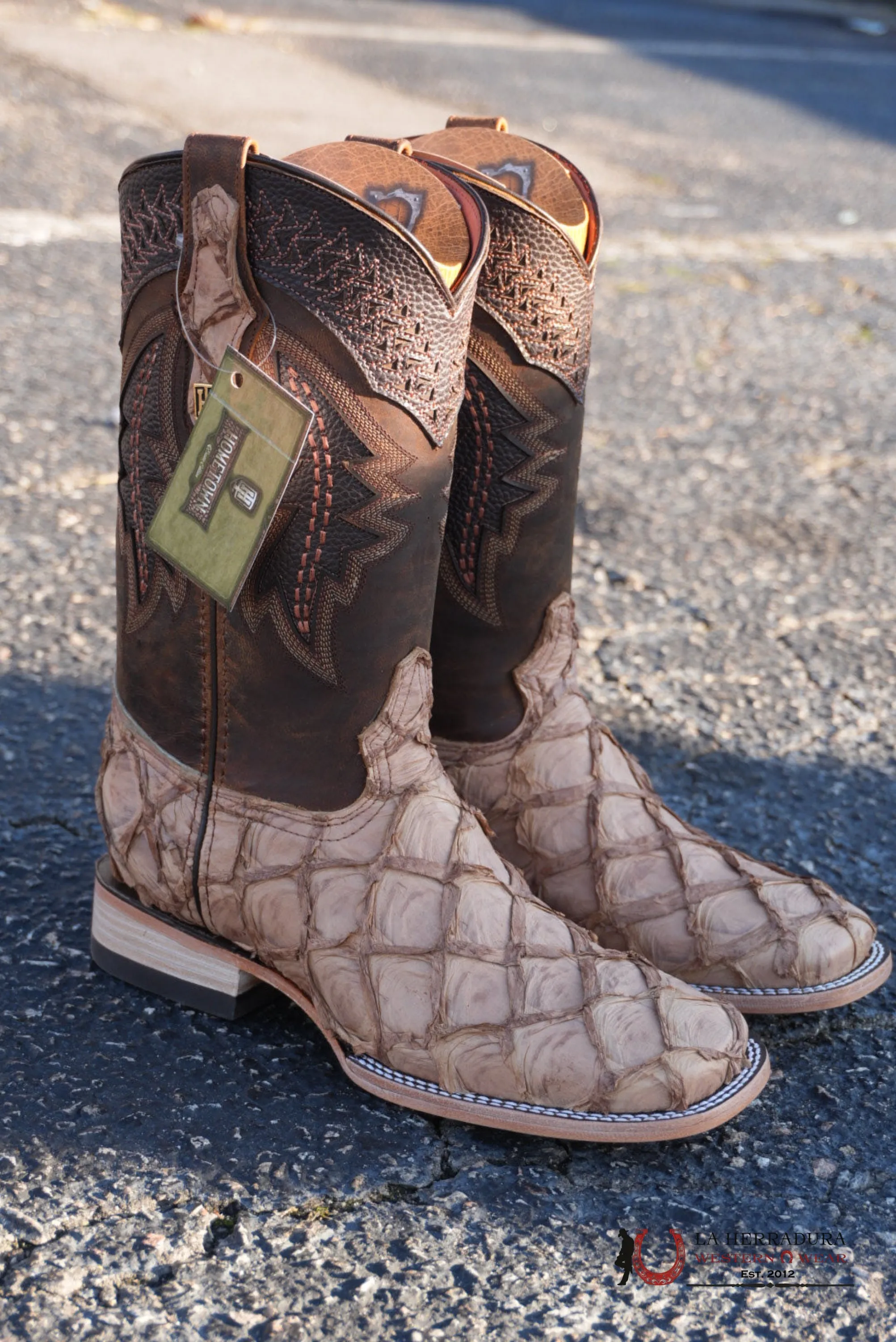Hometown Pescado Orix Matte Square Toe Boots