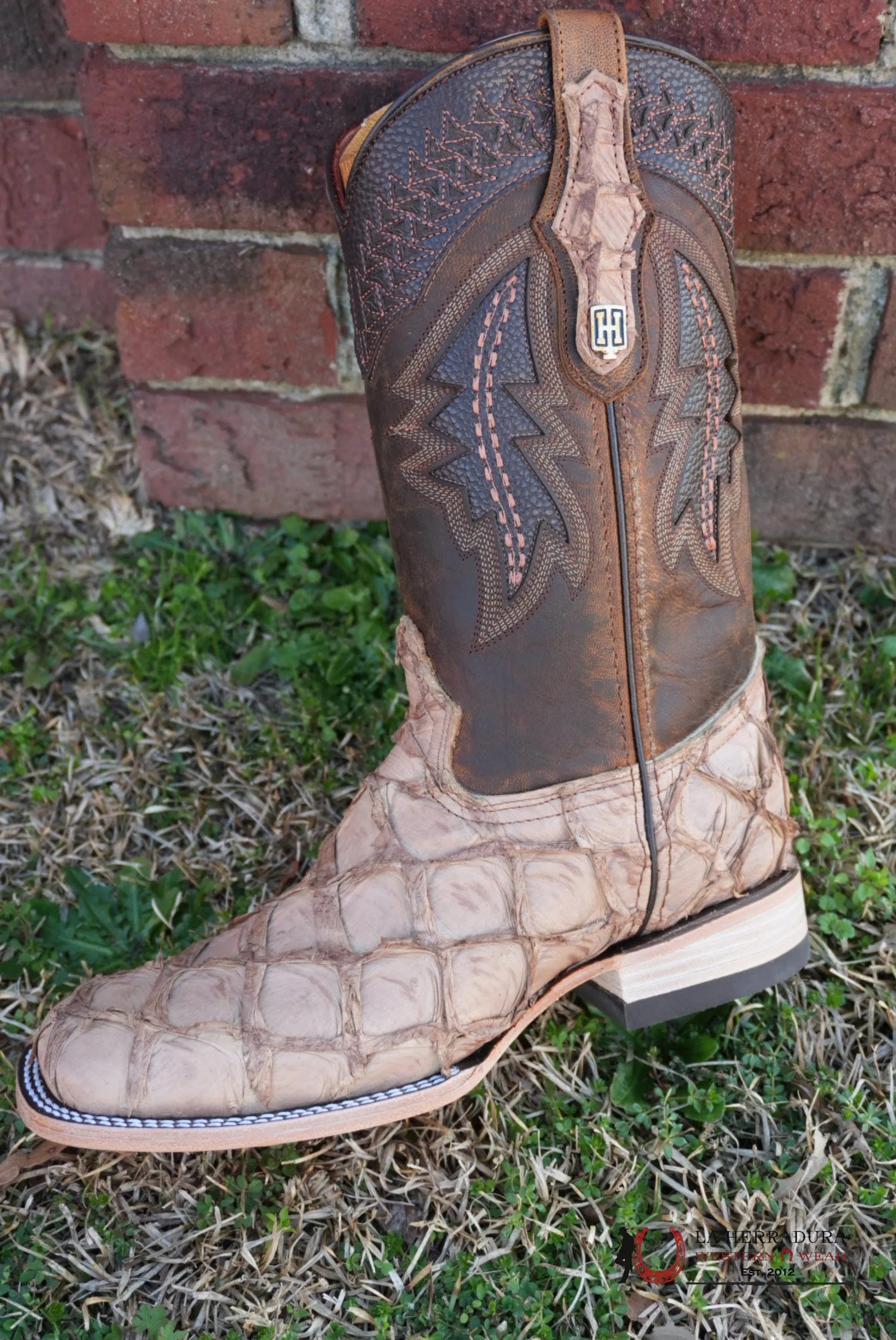 Hometown Pescado Orix Matte Square Toe Boots