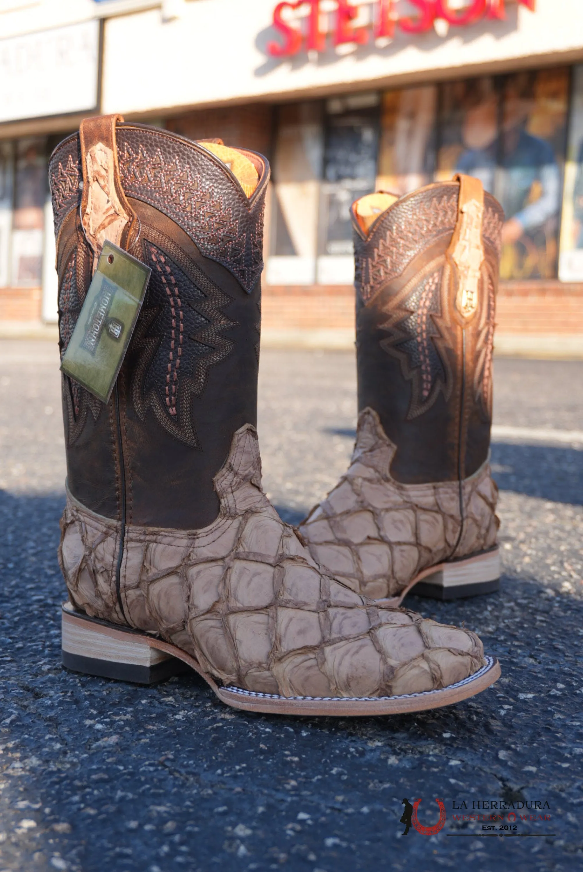 Hometown Pescado Orix Matte Square Toe Boots