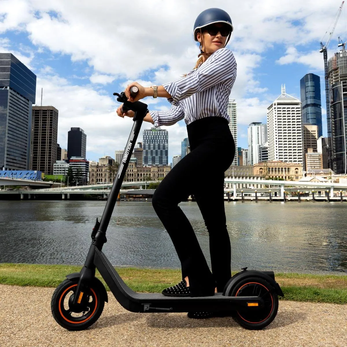 INMOTION | Electric Scooter | Air Pro