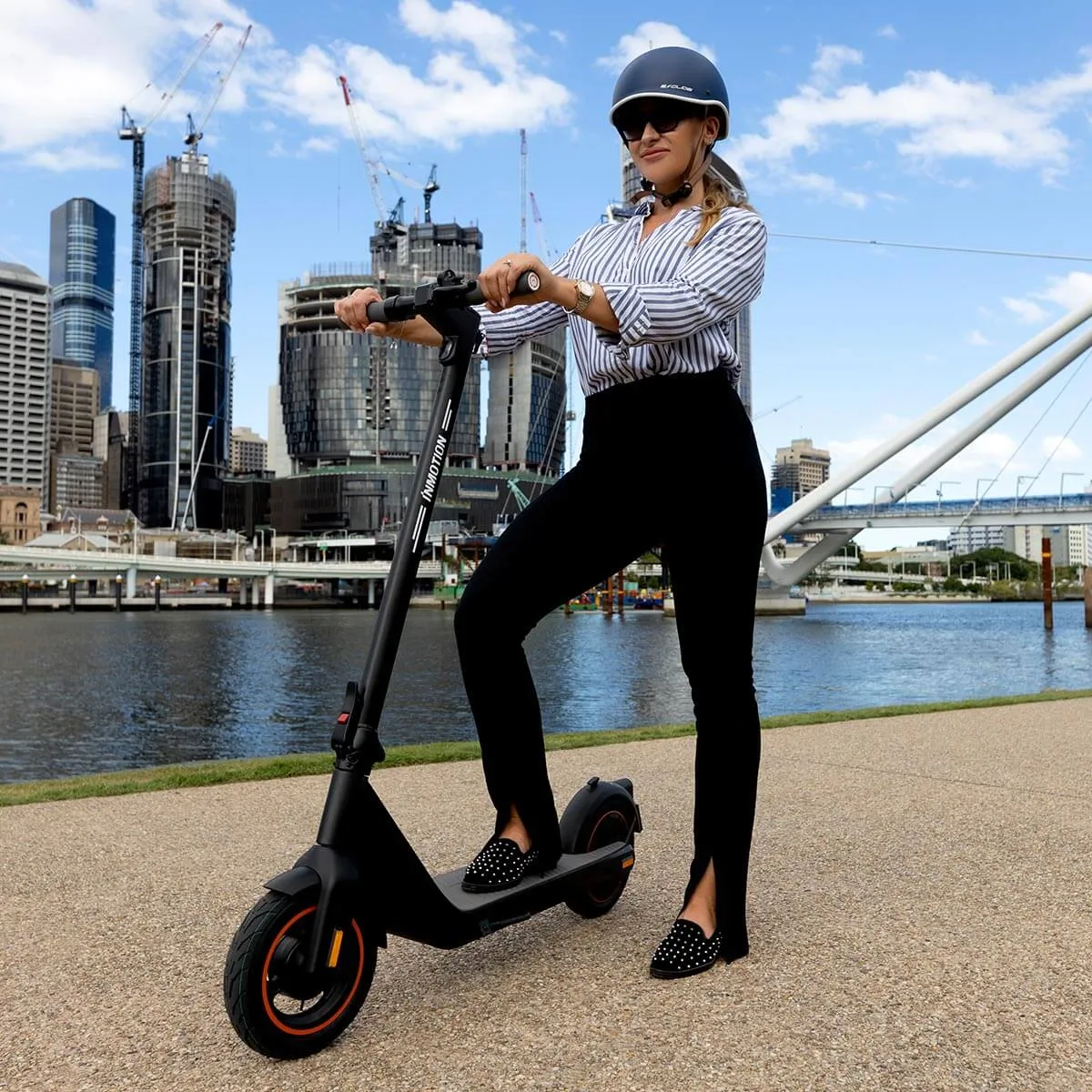 INMOTION | Electric Scooter | Air Pro