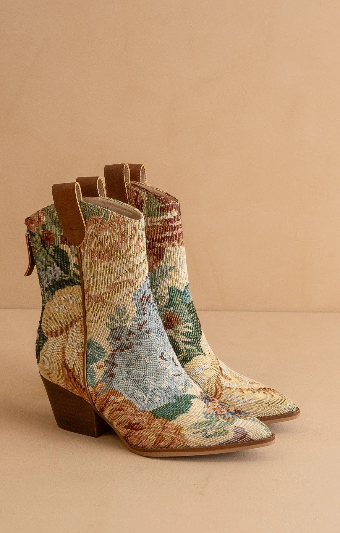 Kaiya - Vintage Western Tapestry Boots