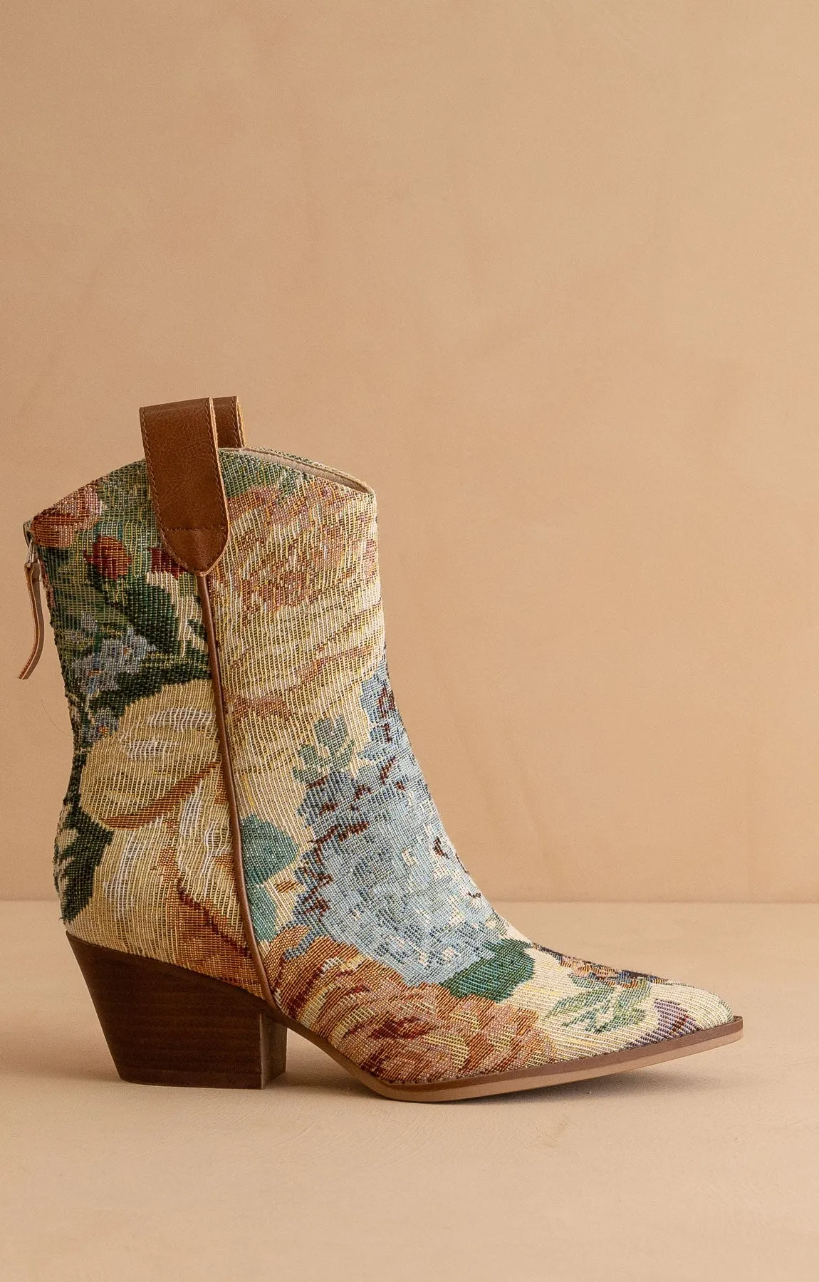 Kaiya - Vintage Western Tapestry Boots