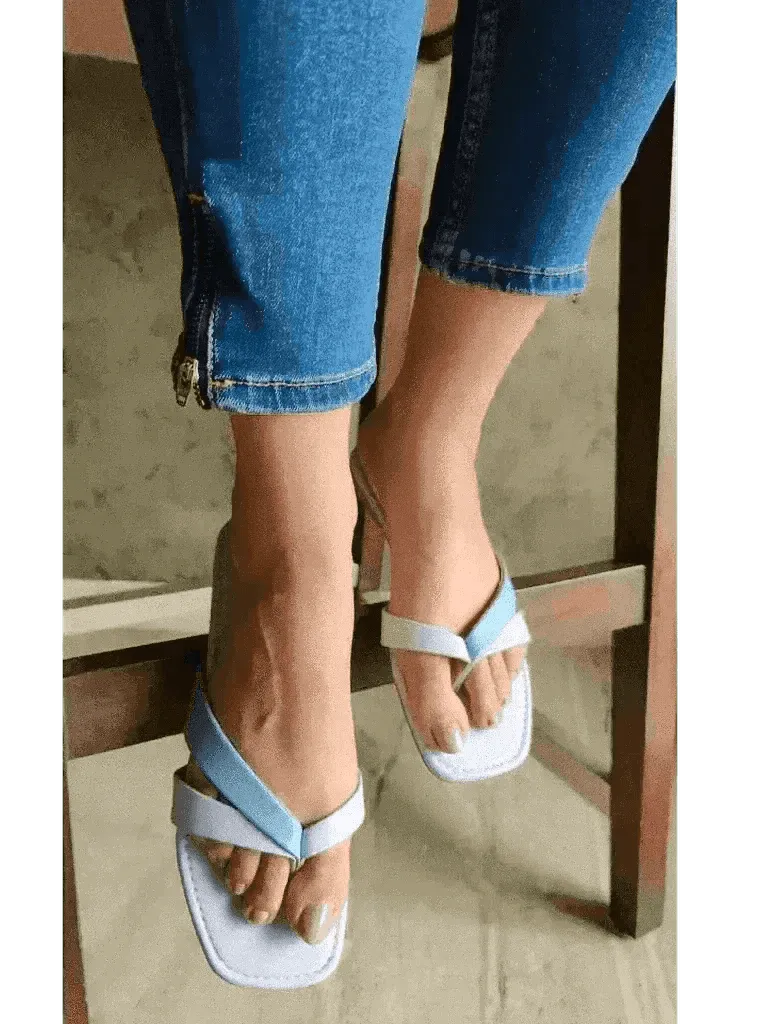Lilac Singularity Flats