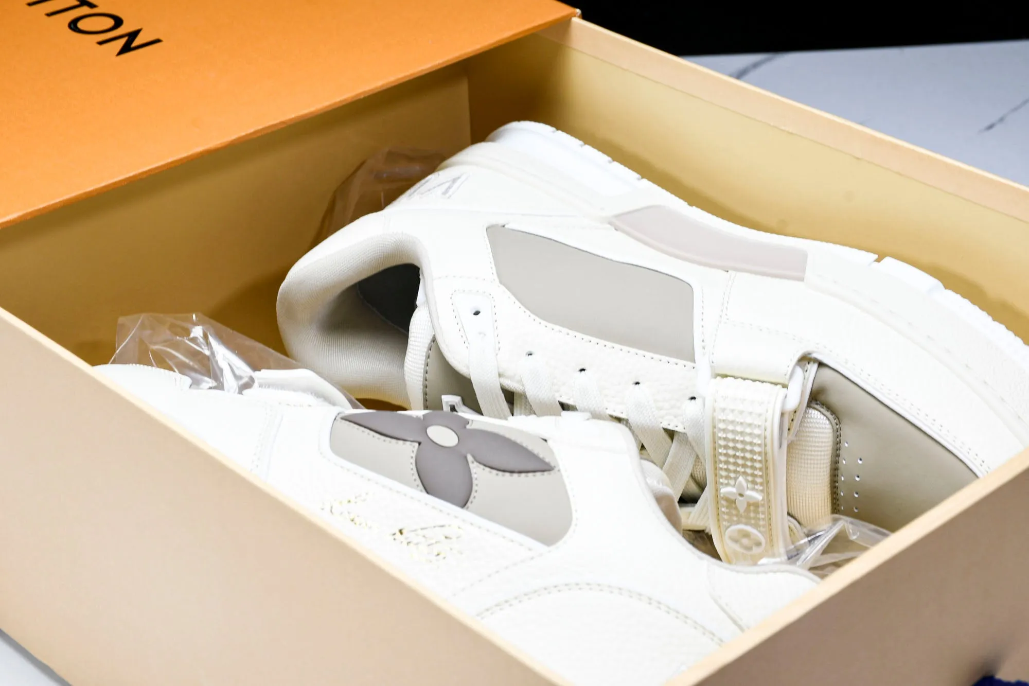Louis Vuittоп Trainer Low Velcro Strap 'Brown White'