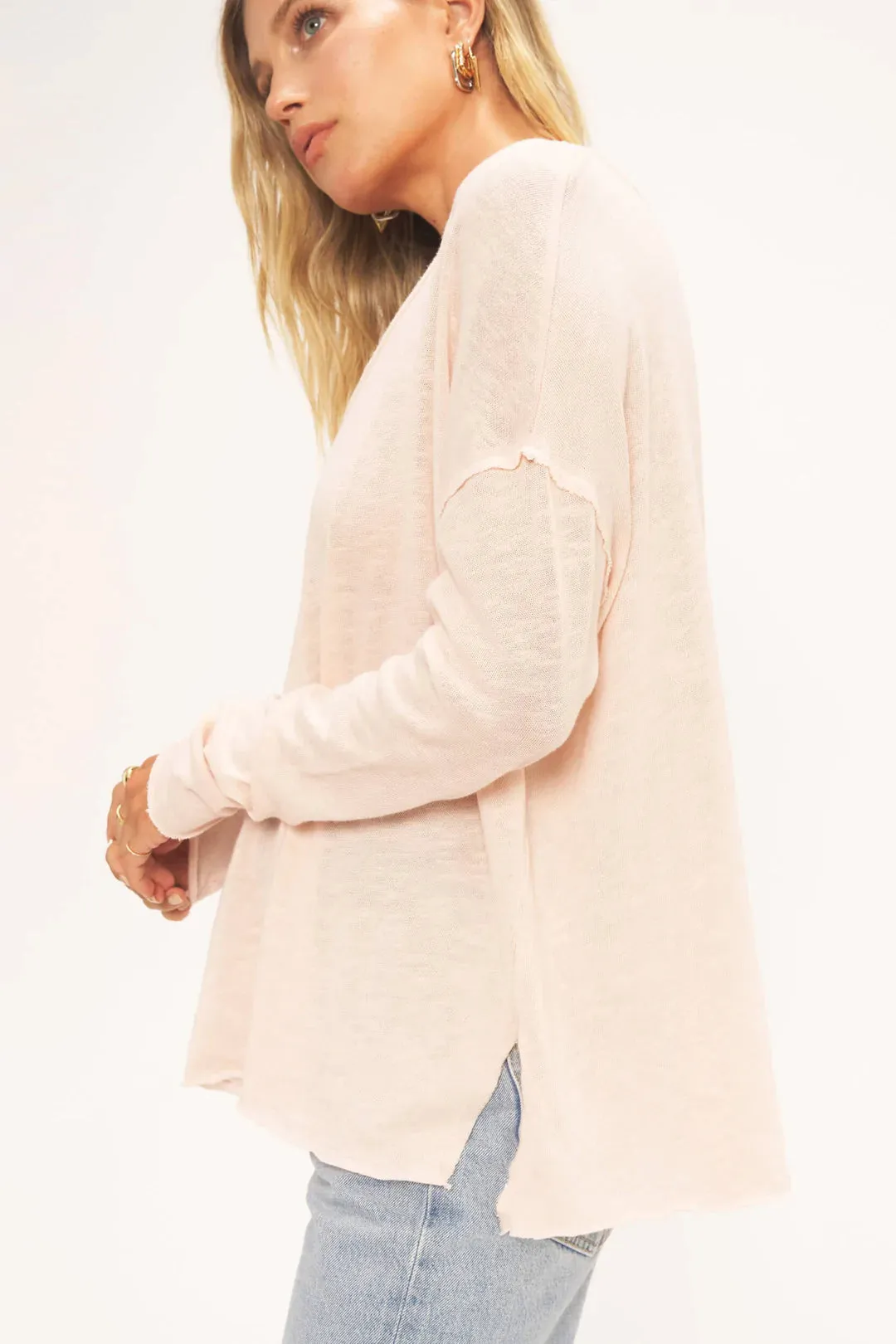 Mae Textured Relaxed V Neck L/S - Cameo Rose