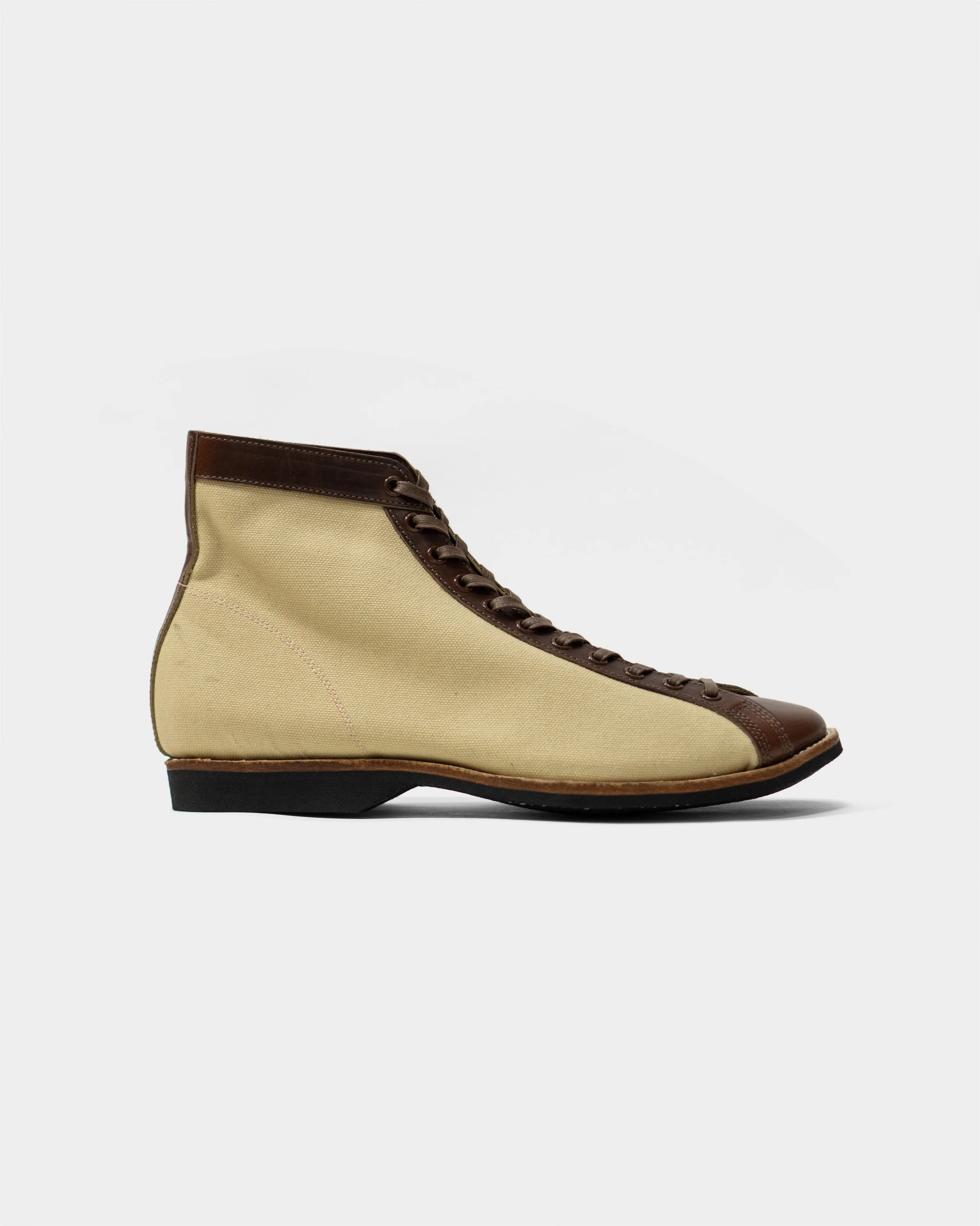 Mast Trainer | Black x Ivory