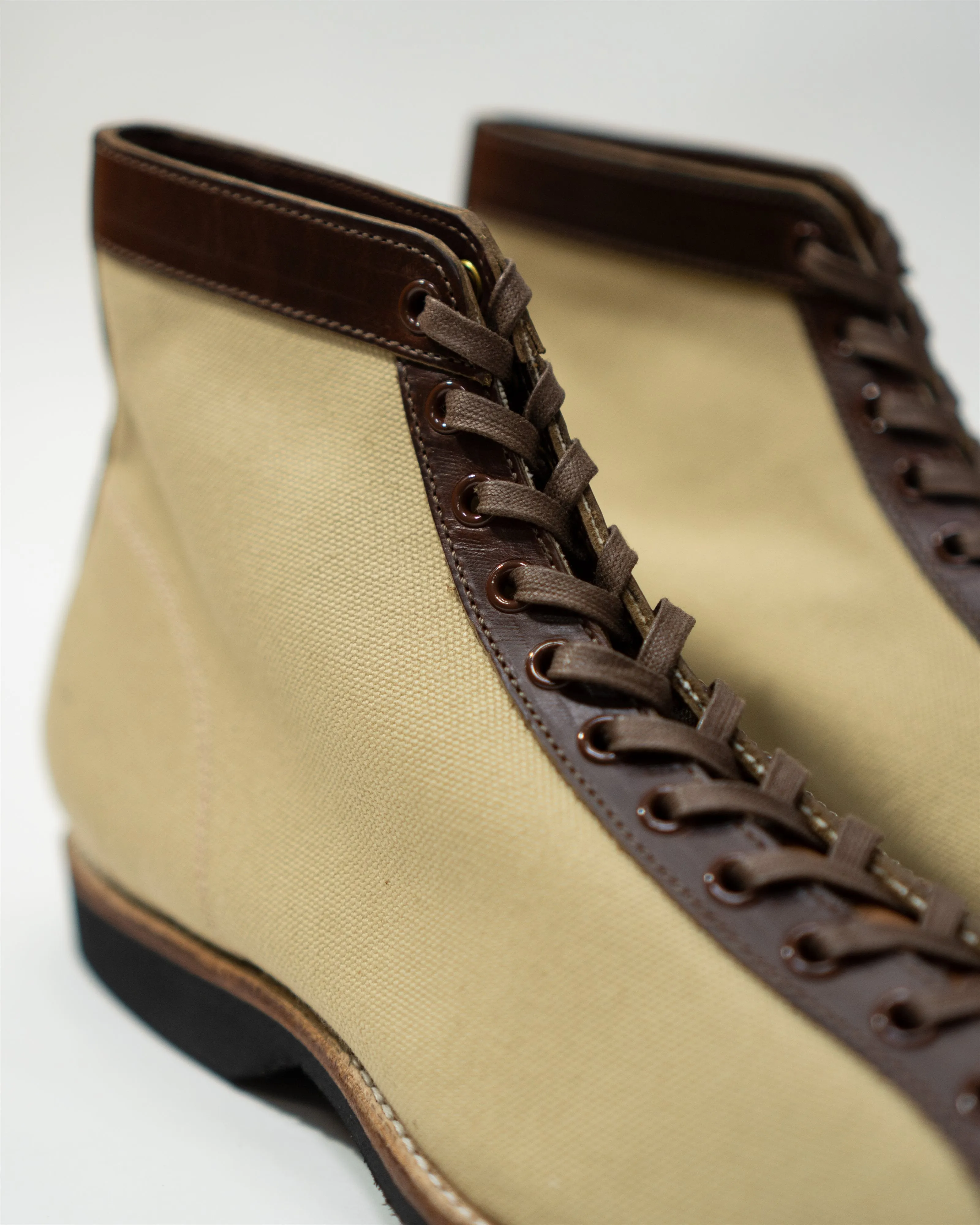 Mast Trainer | Brown x Ivory