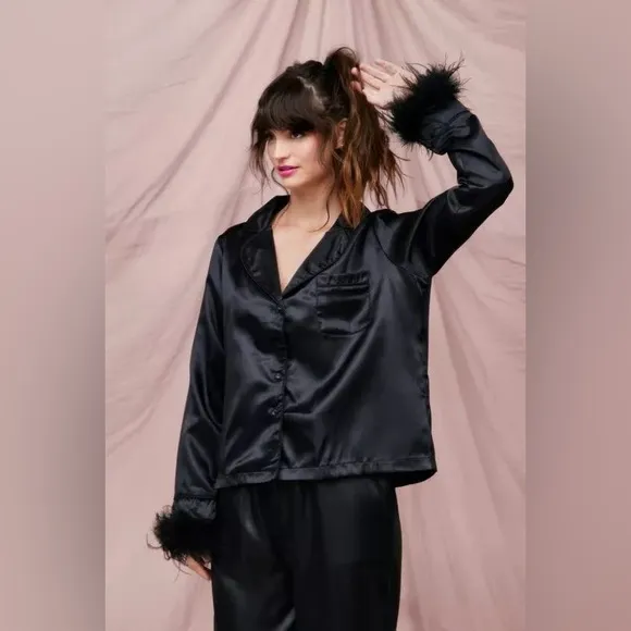 NEW Nasty Gal Satin Feather Pajama Shirt &amp; Pants Set Lilac Purple Size US 6 NWT