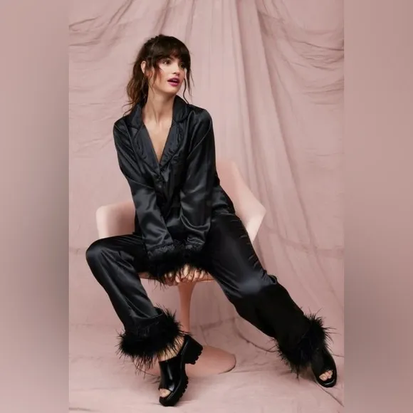NEW Nasty Gal Satin Feather Pajama Shirt &amp; Pants Set Lilac Purple Size US 6 NWT