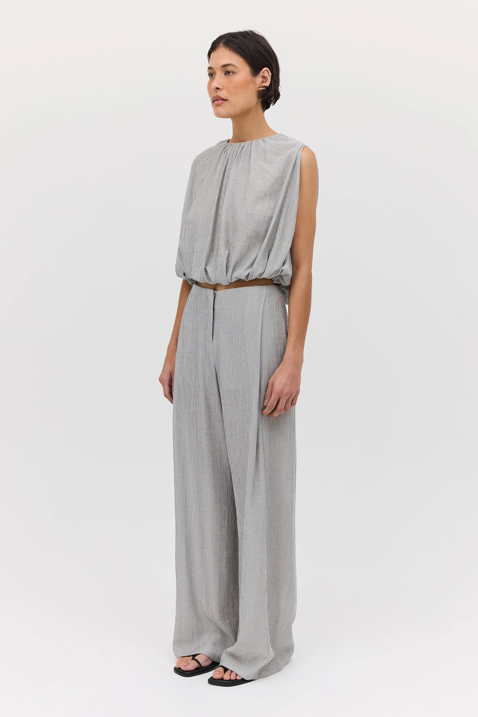 SILVER CRINKLE EMERGE TOP