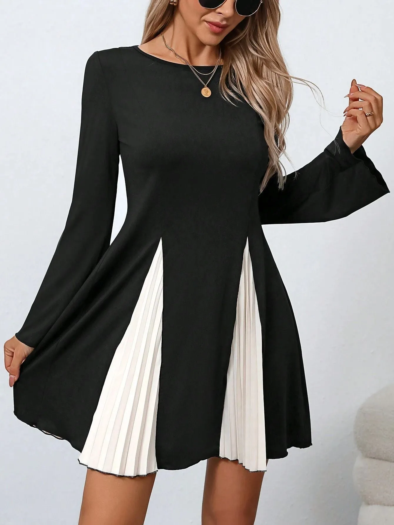 Stylish Patchwork Bell Sleeve Pleated Dress for Effortless Elegance