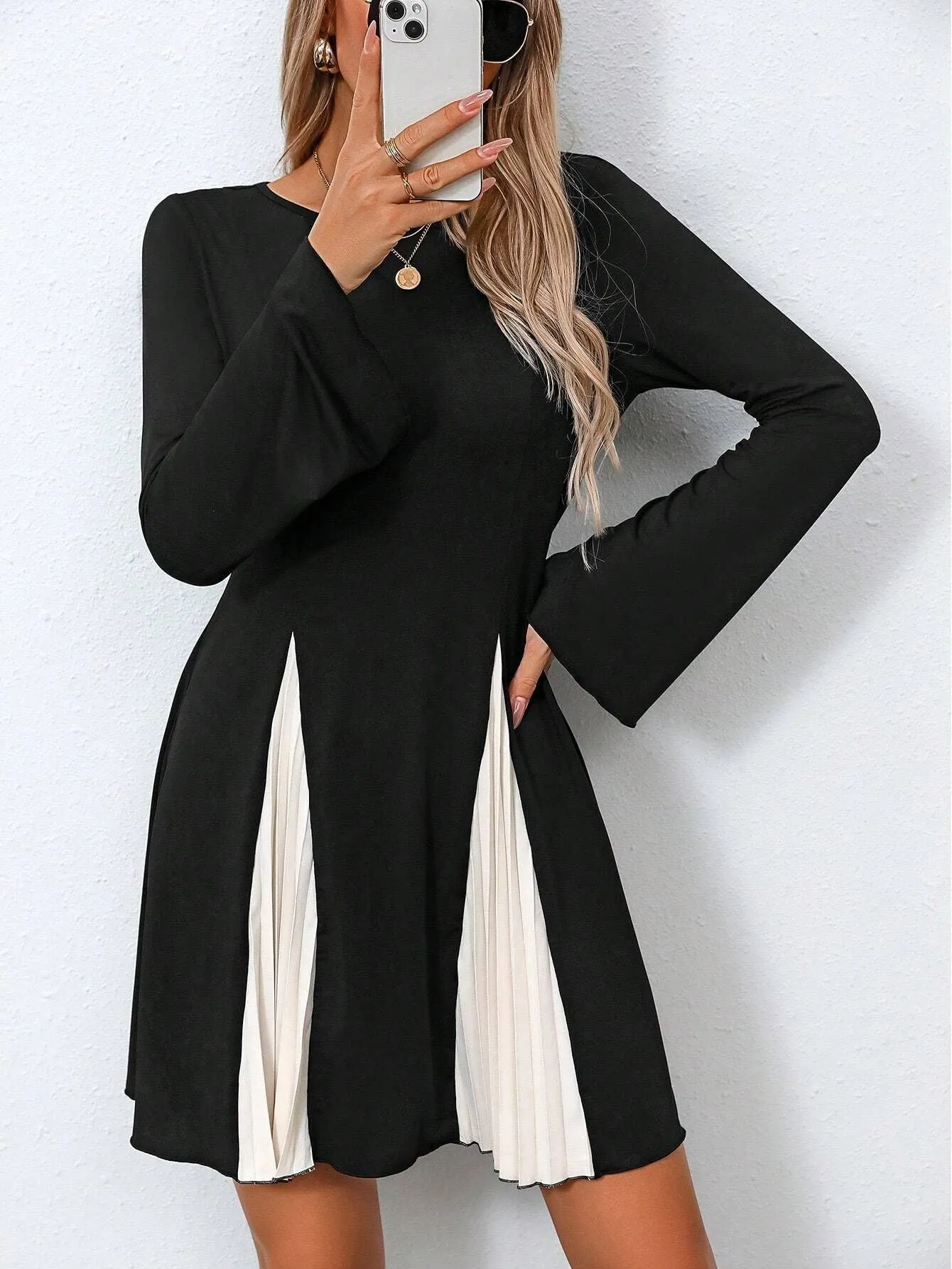 Stylish Patchwork Bell Sleeve Pleated Dress for Effortless Elegance