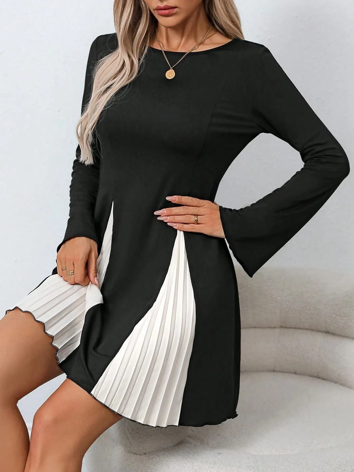 Stylish Patchwork Bell Sleeve Pleated Dress for Effortless Elegance