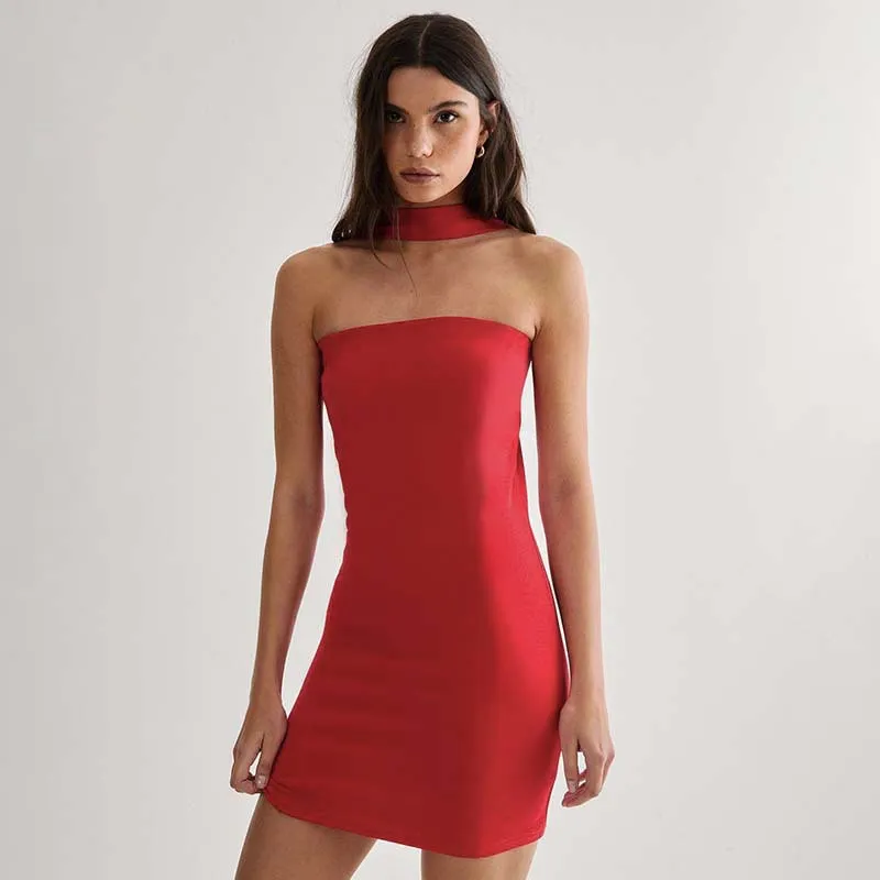 Timeless Strapless Bodycon Mini Dress with Sleek Design