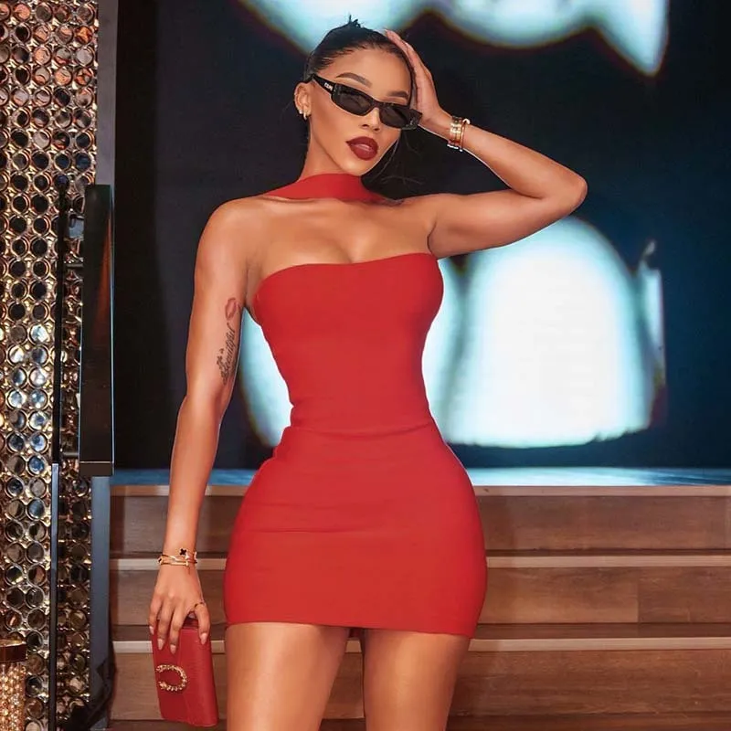 Timeless Strapless Bodycon Mini Dress with Sleek Design