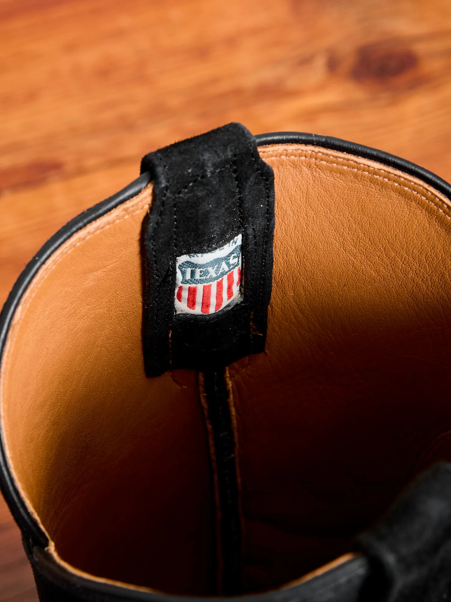 Walker Boot in Black Roughout