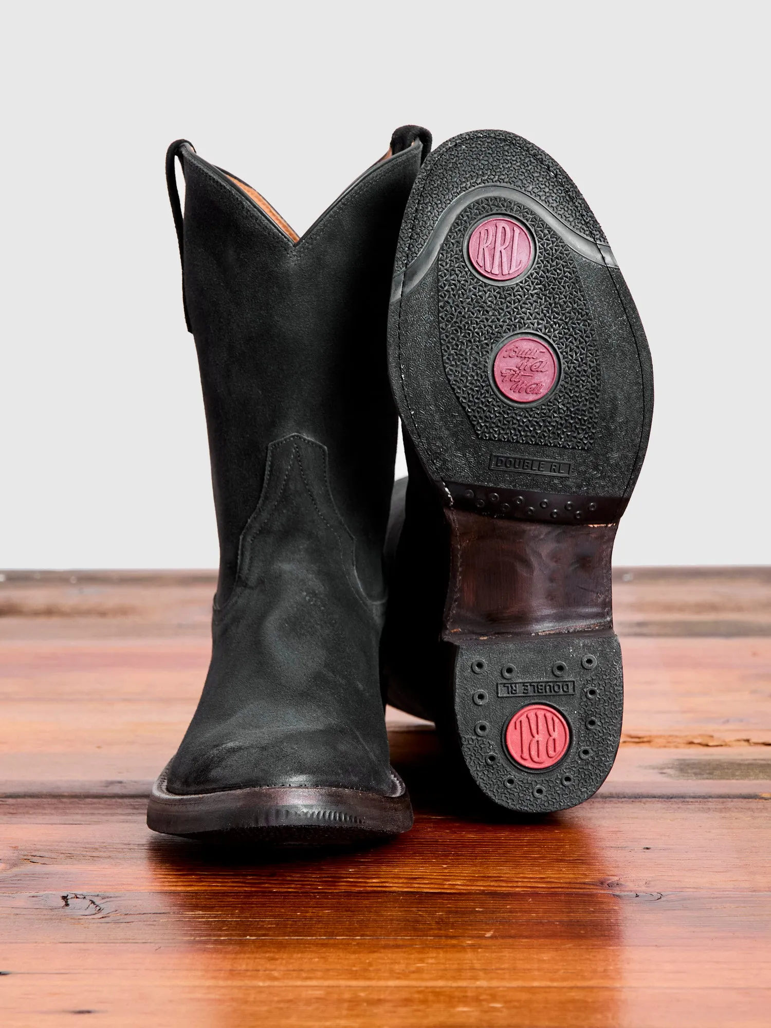 Walker Boot in Black Roughout