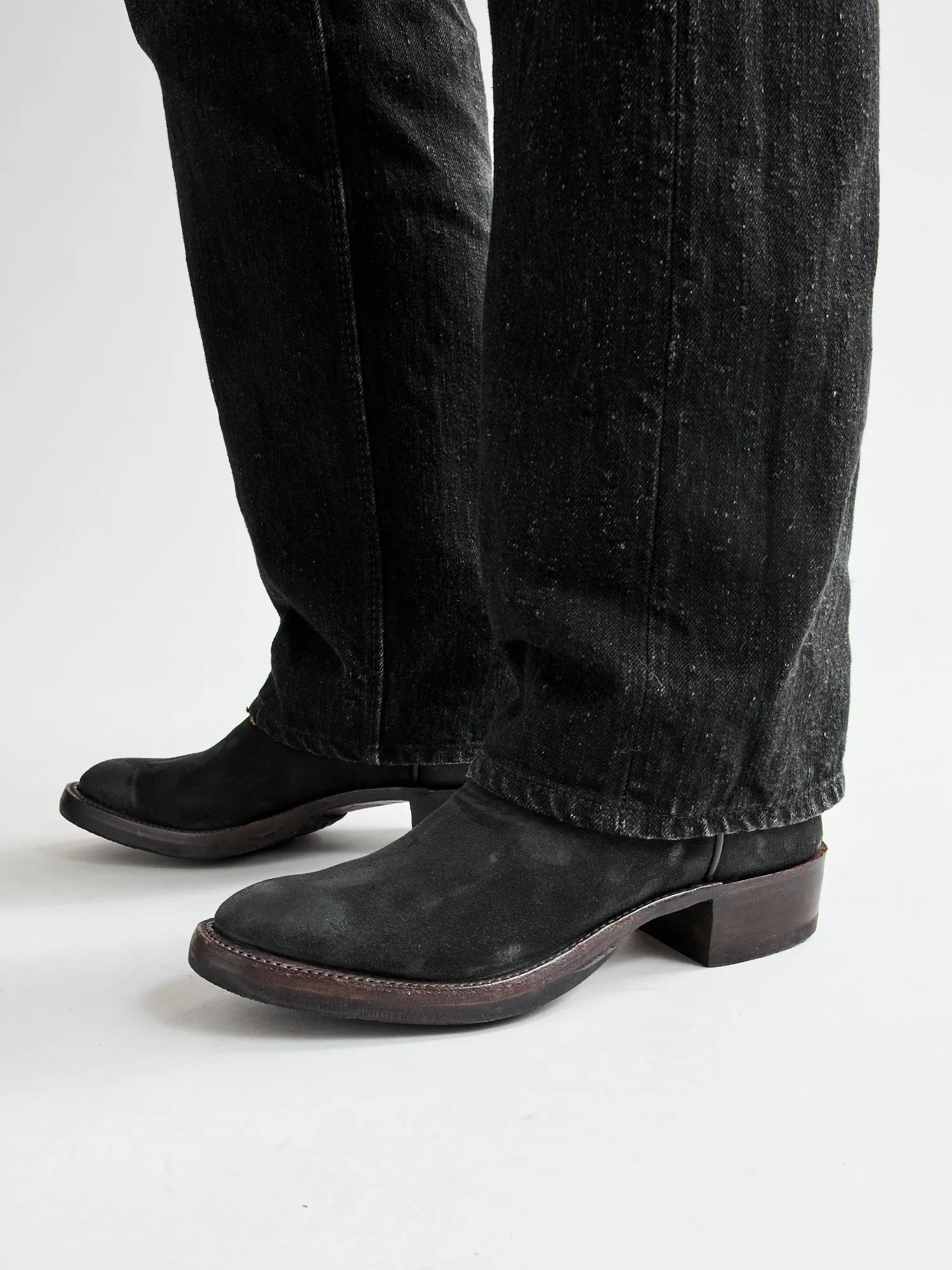 Walker Boot in Black Roughout