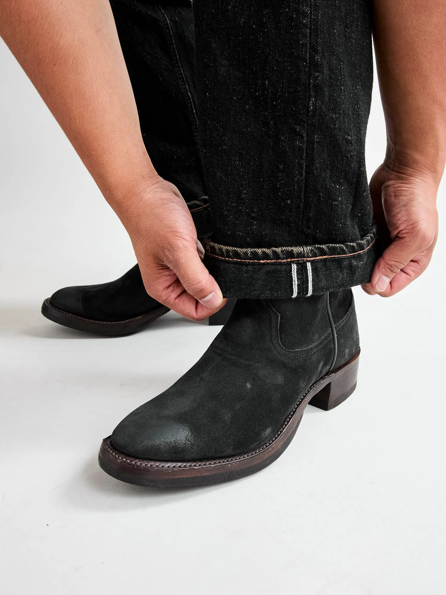 Walker Boot in Black Roughout